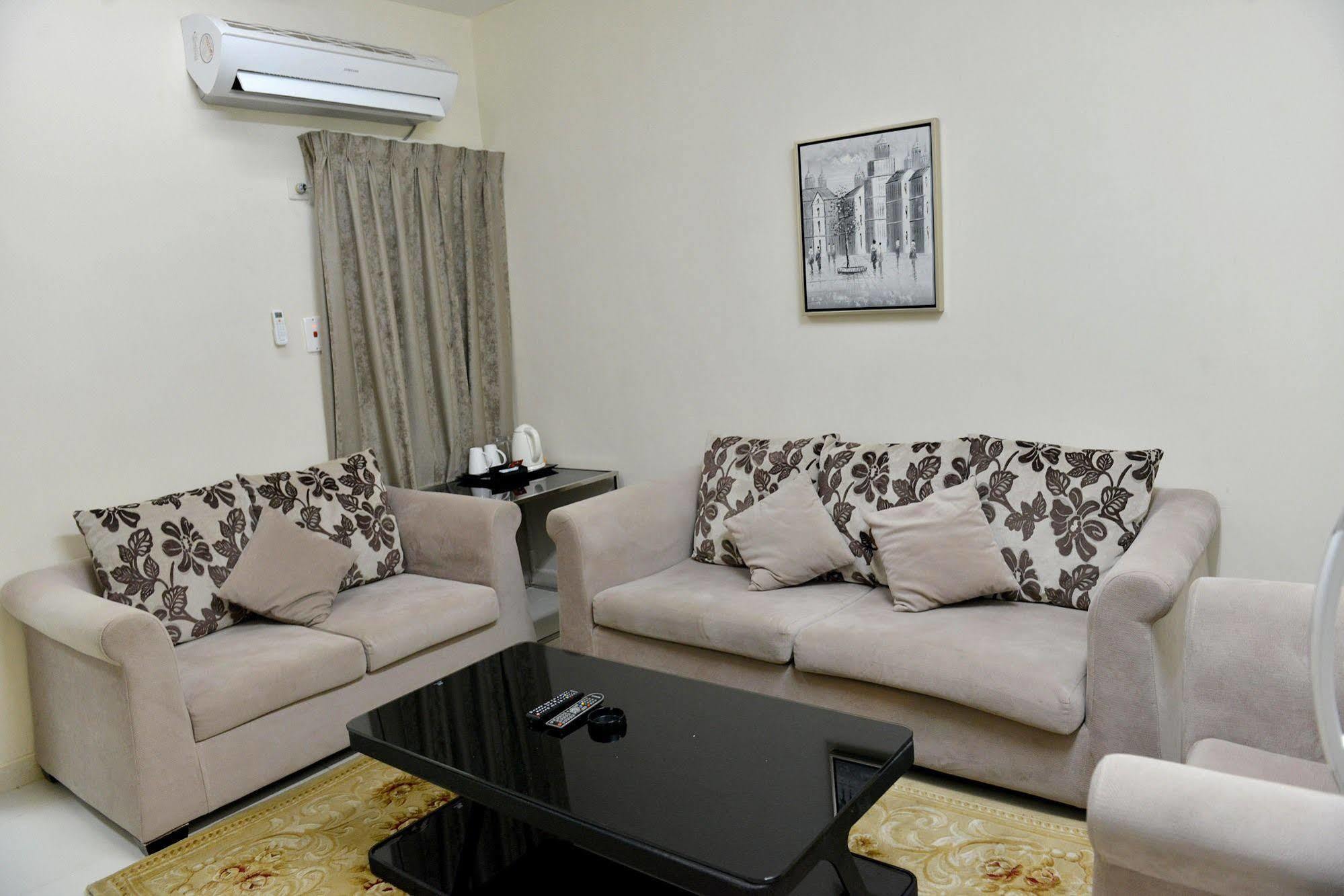 Al Mawasem Al Arbaa Aparthotel Jubail Exterior photo